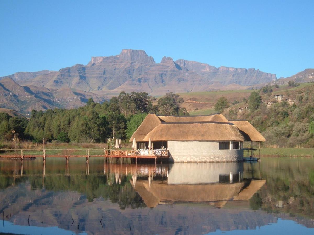 Dragon Peaks Mountain Resort Champagne Valley Bagian luar foto