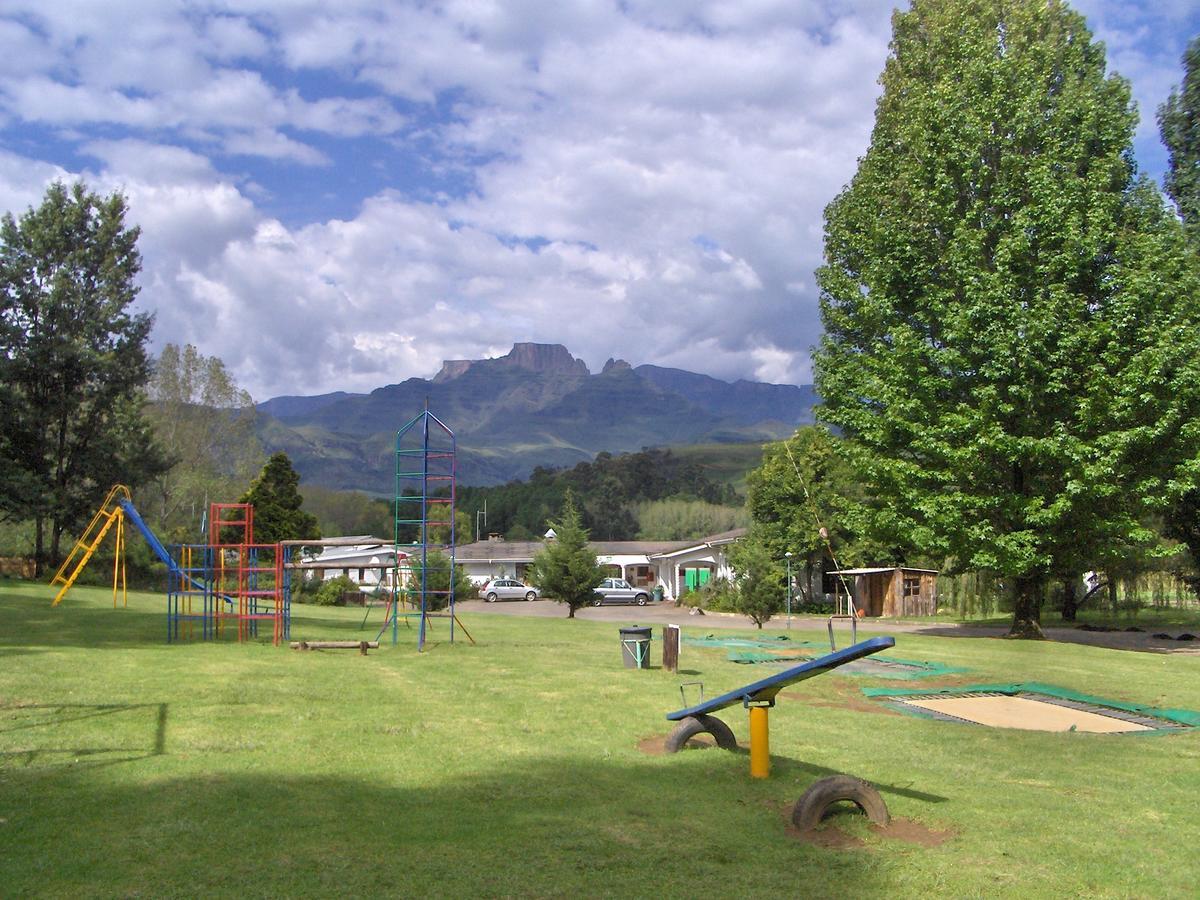 Dragon Peaks Mountain Resort Champagne Valley Bagian luar foto