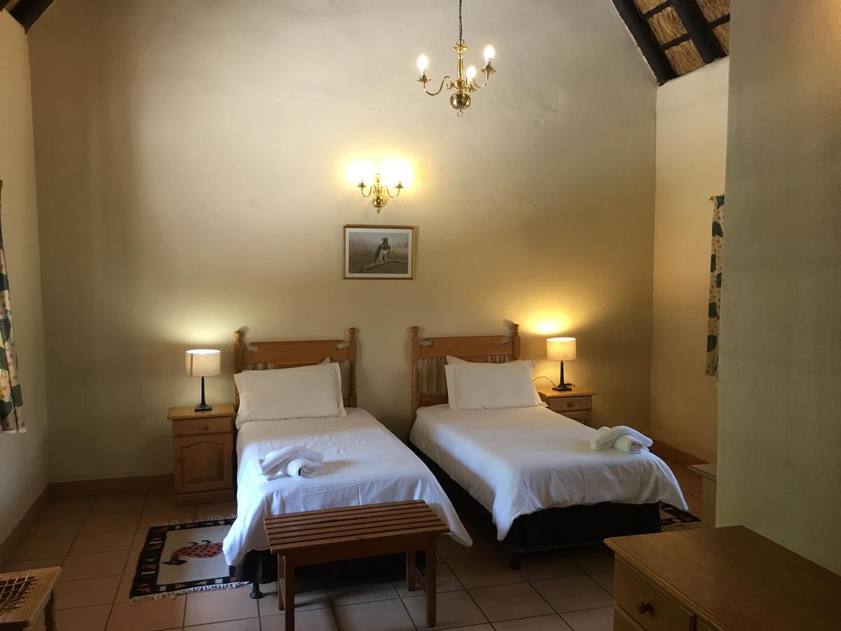 Dragon Peaks Mountain Resort Champagne Valley Bagian luar foto