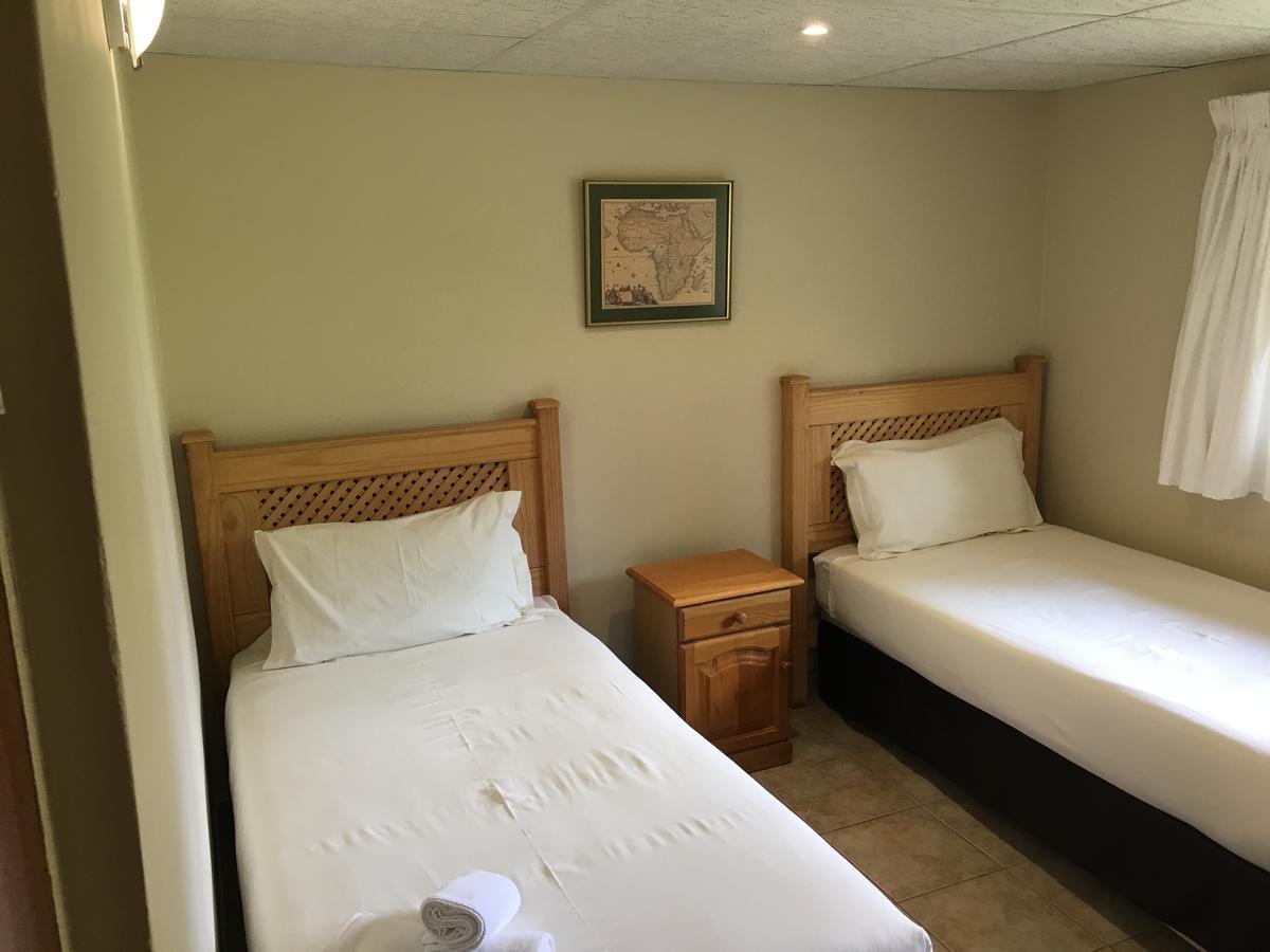 Dragon Peaks Mountain Resort Champagne Valley Bagian luar foto