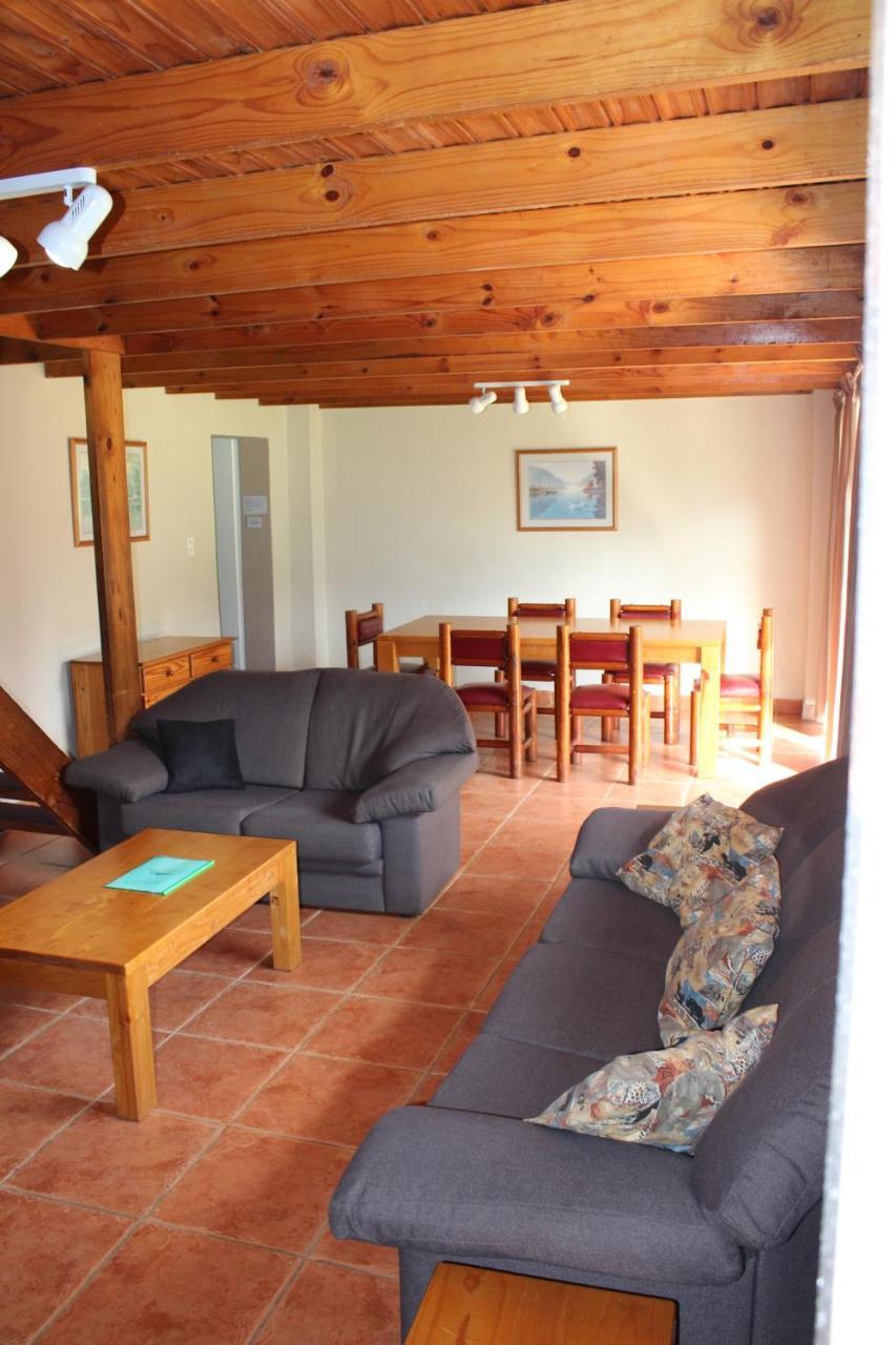 Dragon Peaks Mountain Resort Champagne Valley Bagian luar foto