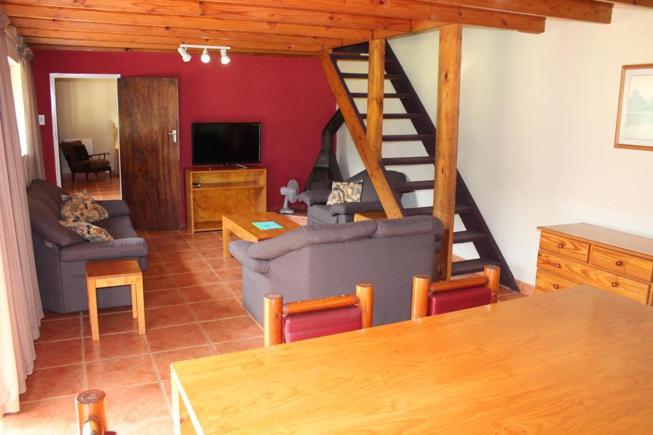 Dragon Peaks Mountain Resort Champagne Valley Bagian luar foto