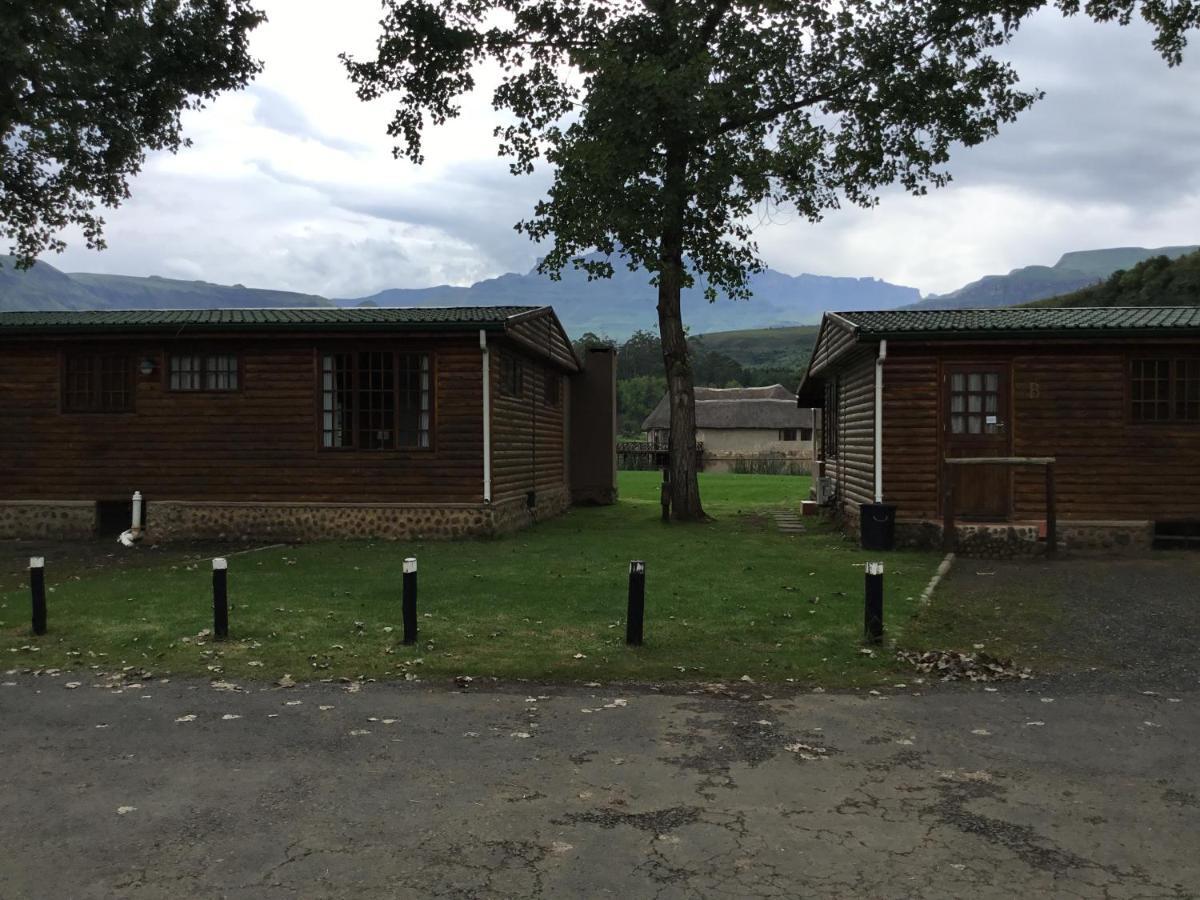 Dragon Peaks Mountain Resort Champagne Valley Bagian luar foto